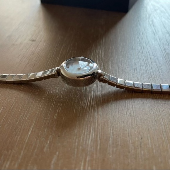 Gucci Women’s Watch - Picture 6 of 6